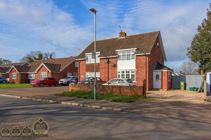 3 Bedroom Semi-Detached House To Rent In Hesters Way Road, Cheltenham, GL51