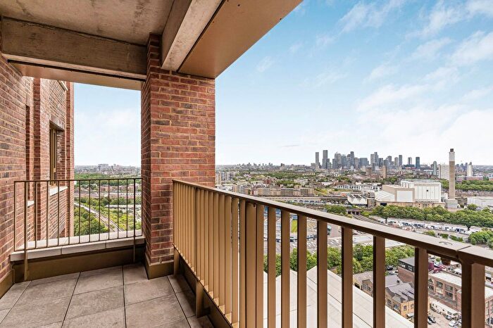 1 Bedroom Flat For Sale In Bermondsey Heights, - Ilderton Road, SE15