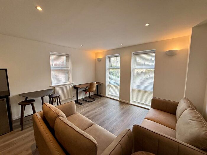 2 Bedroom Flat To Rent In Ferriers Court, Roath, CF24