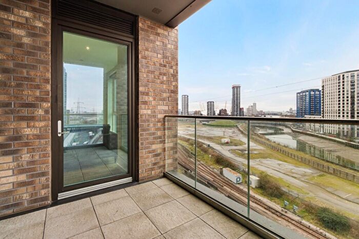 1 Bedroom Apartment To Rent In Silvertown Way, London, E16