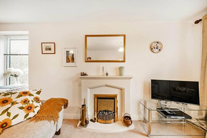 2 Bedroom Retirement Property For Sale In Lower Turk Street, Alton, Hampshire, GU34