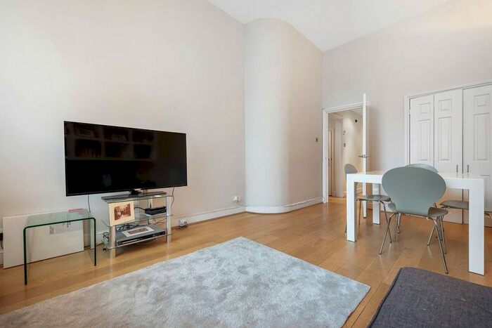 2 Bedroom Flat To Rent In St Georges Drive, Pimlico, London, SW1V