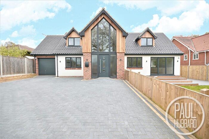 4 Bedroom Detached House For Sale In Yarmouth Road, Gunton, Suffolk, NR32