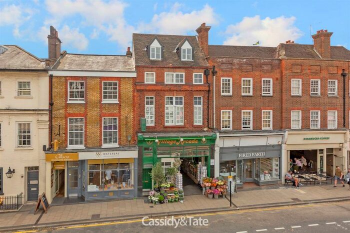1 Bedroom Flat To Rent In High Street, St. Albans, Hertfordshire, AL3