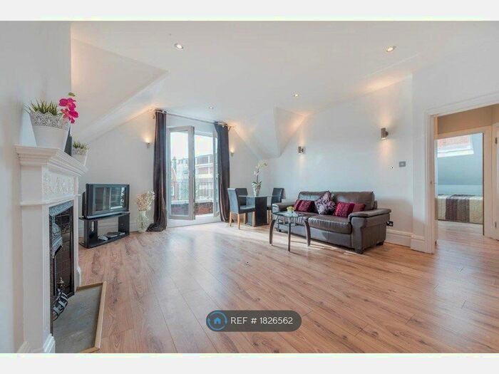 2 Bedroom Flat To Rent In Belsize Avenue, London, NW3