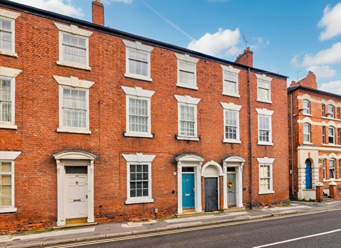 3 Bedroom Terraced House For Sale In Park Street, Worksop, S80