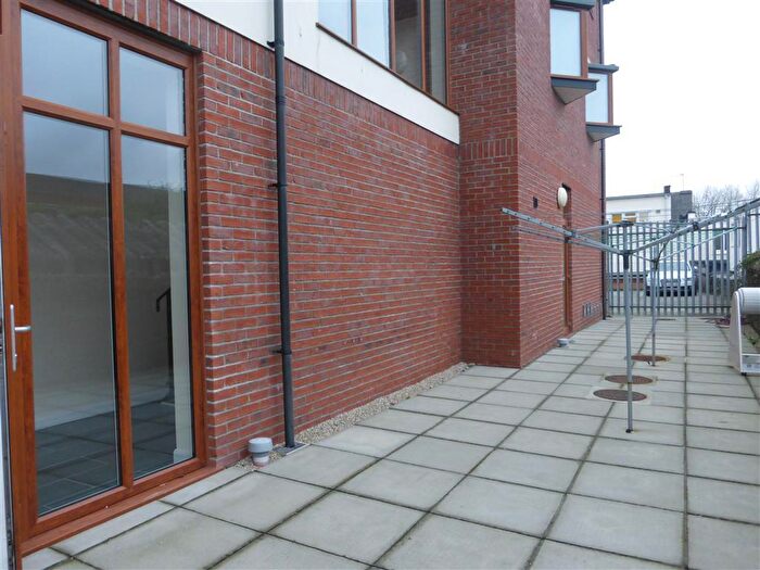 1 Bedroom Flat To Rent In Keast Mews, PL12