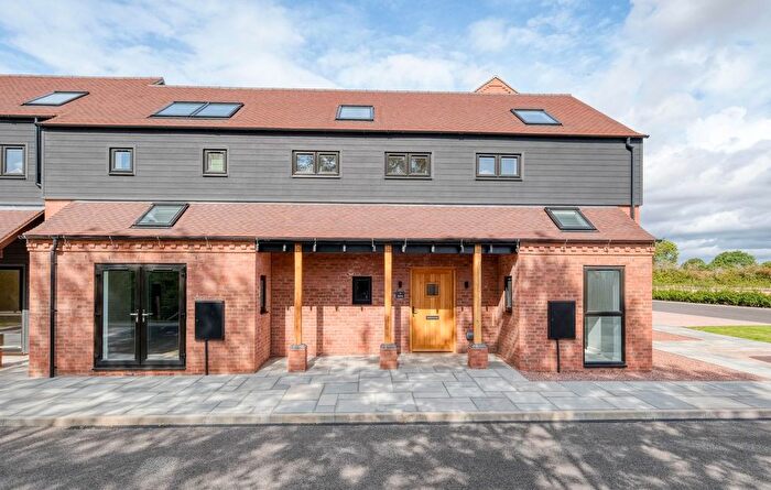 2 Bedroom Flat For Sale In Droitwich Road, Bradley Green, B96