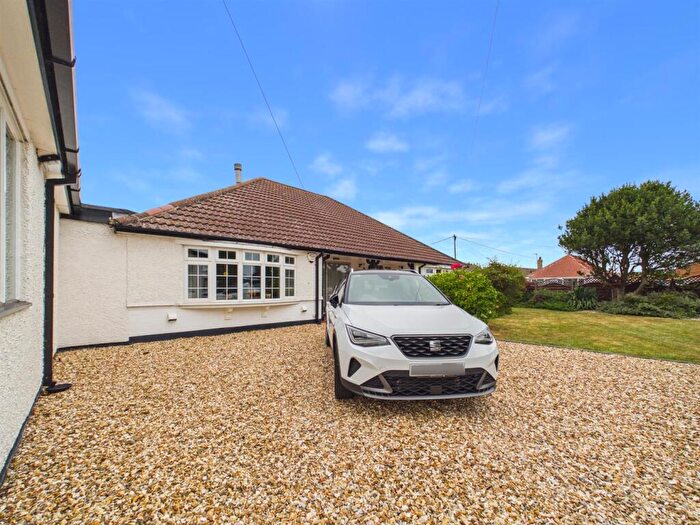 4 Bedroom Detached Bungalow For Sale In Park Road, Sutton-On-Sea, LN12