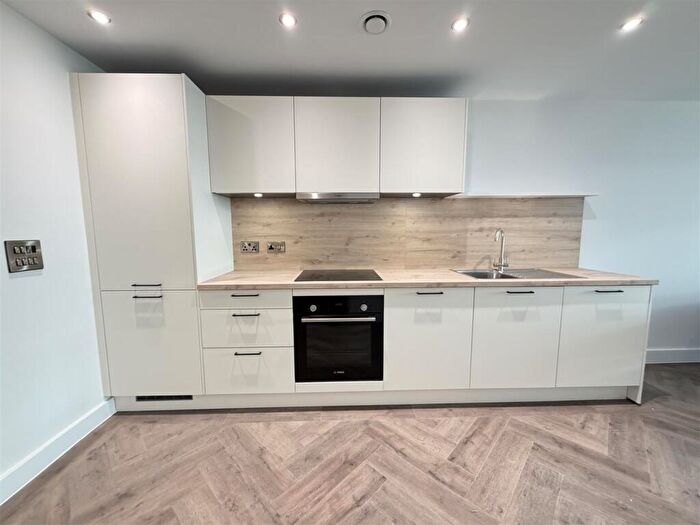 1 Bedroom Apartment To Rent In . St Pauls, Birmingham, B3