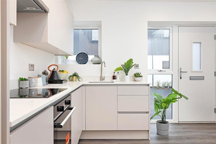 1 Bedroom Flat For Sale In Central Dorking, RH4