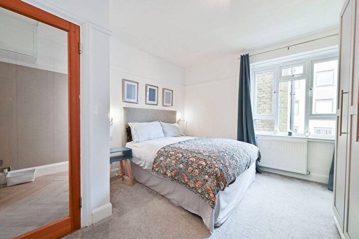 2 Bedroom Flat To Rent In Crawford Place, Marylebone, London, W1H