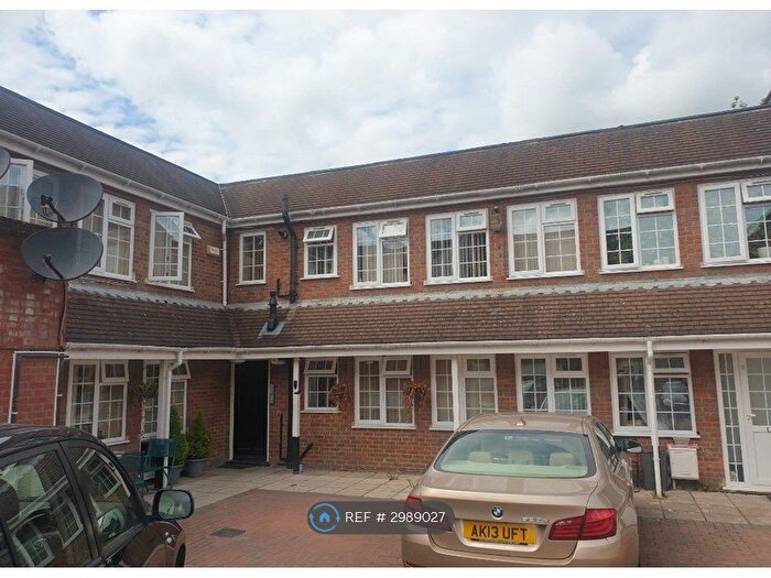 1 Bedroom Flat To Rent In Dashwood Court, High Wycombe, HP12