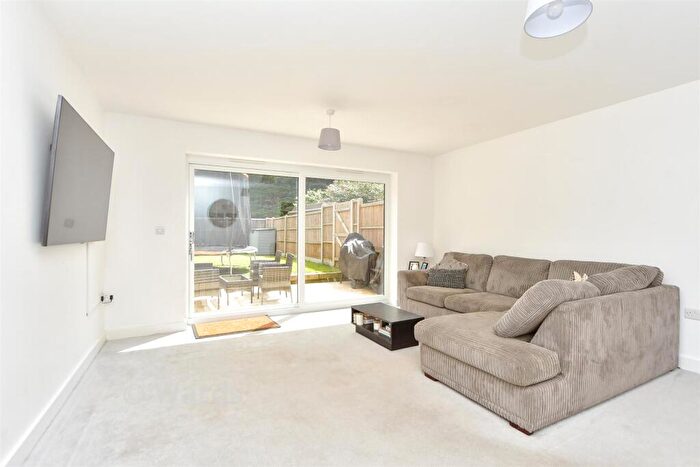 3 Bedroom End Of Terrace House For Sale In Otterham Quay Lane, Rainham, Gillingham, Kent, ME8
