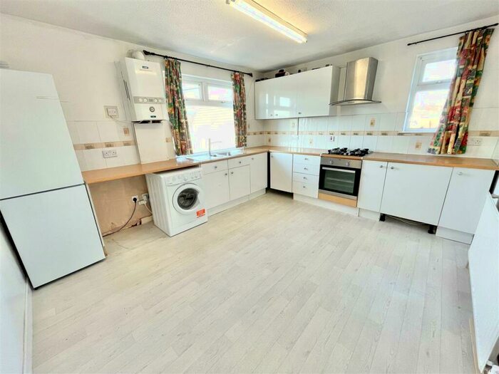 2 Bedroom Apartment To Rent In Shirehampton Road, Stoke Bishop, Bristol, BS9