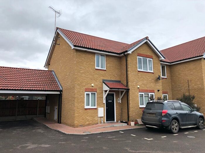 2 Bedroom Maisonette To Rent In Irvon Hill Road, Wickford, SS12