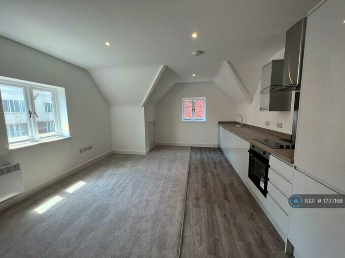 2 Bedroom Flat To Rent In The Mount, Guildford, GU2