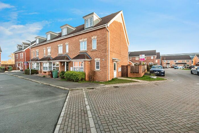 4 Bedroom Property For Sale In Cherry Tree Walk, Knottingley, WF11