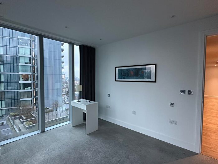 1 Bedroom Flat To Rent In Neroli House, Piazza Walk, E1