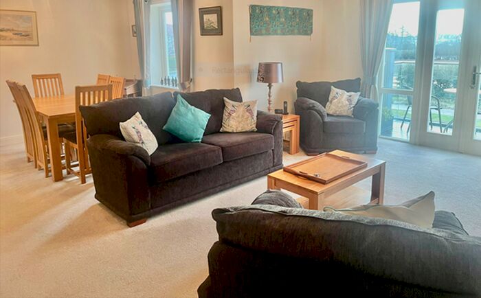 2 Bedroom Retirement Property For Sale In Wise Manor, Merlin Way, Warwick, Warwickshire, CV34