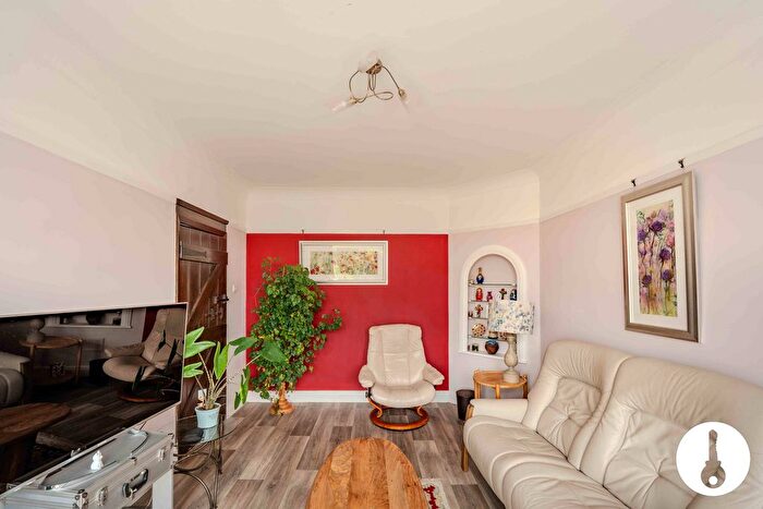 5 Bedroom Detached House For Sale In Neston Road, Neston, CH64
