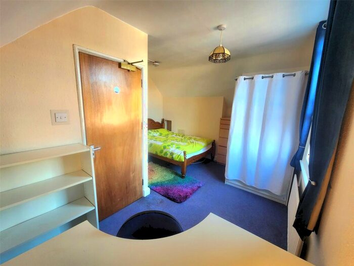 1 Bedroom House To Rent In Foxhall Road, Nottingham, Nottinghamshire, NG7