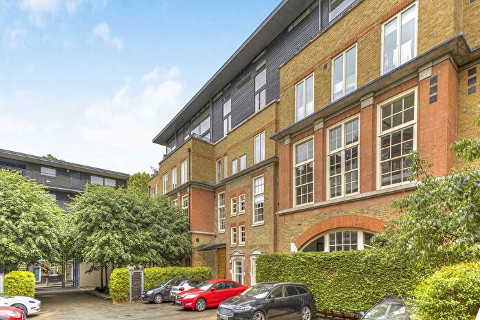 2 Bedroom Flat To Rent In Clark Street, Whitechapel, E1