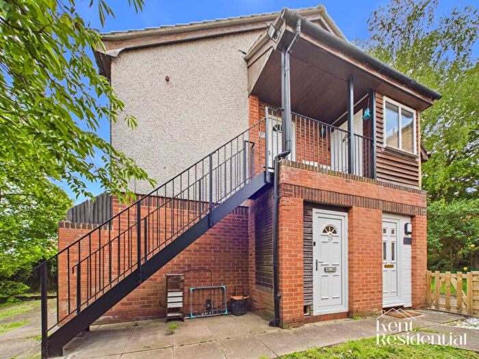 Studio To Rent In Ravens Dane Close, Downswood, ME15