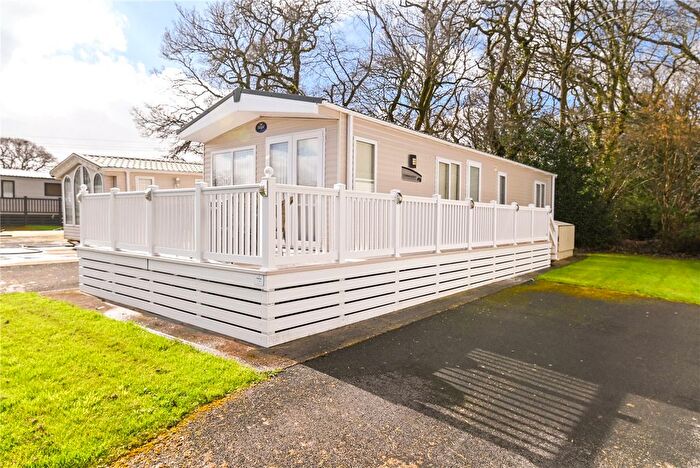 3 Bedroom Park Home For Sale In Chestnut, Hoburne Bashley Holiday Park, New Milton, Hampshire, BH25