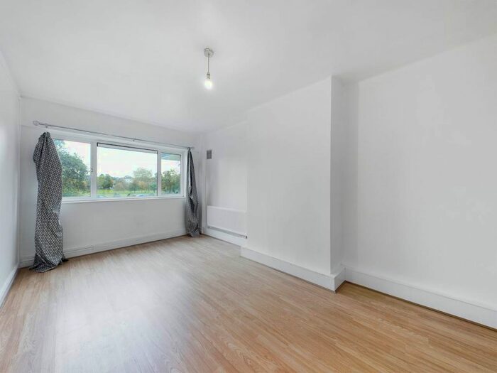 1 Bedroom Flat To Rent In Brookstone Court, Peckham Rye, London, SE15