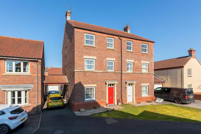 4 Bedroom Semi-Detached House For Sale In Fletton Road, Norton, Malton, YO17