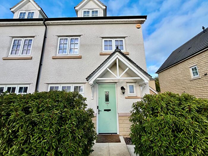 4 Bedroom House To Rent In Bletchley Road, Horsforth, Leeds, LS18