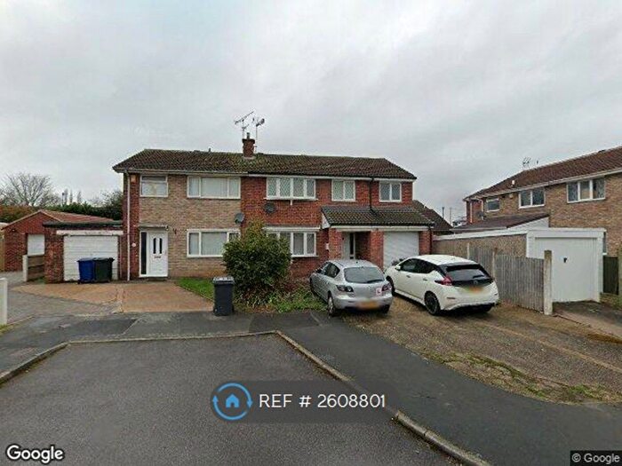 4 Bedroom Semi-Detached House To Rent In Saffron Road, Tickhill, Doncaster, DN11