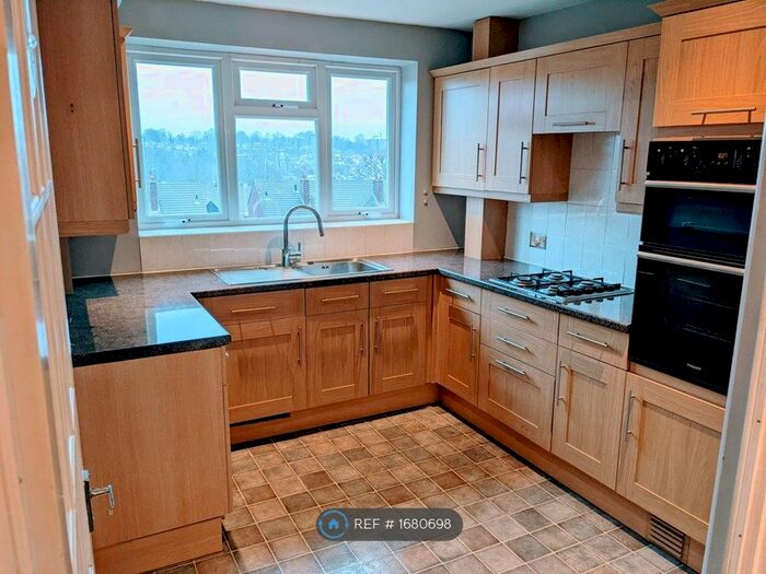 2 Bedroom Flat To Rent In Winchmore Hill Road, London, N21