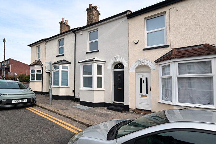 3 Bedroom Terraced House For Sale In Bryant Road, Rochester, ME2