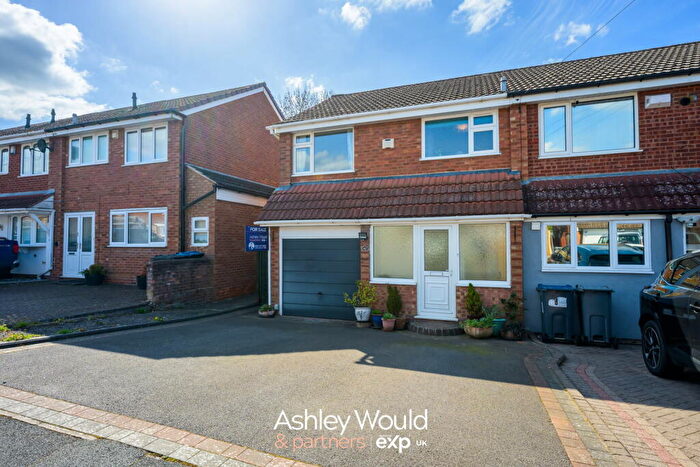 3 Bedroom End Of Terrace House For Sale In Clent View Road, Birmingham, B32
