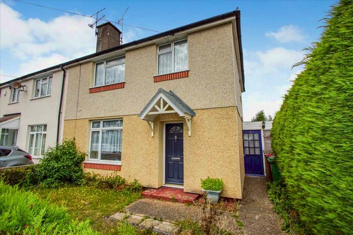 3 Bedroom Semi-Detached House For Sale In Westpoint, Cippenham, SL1