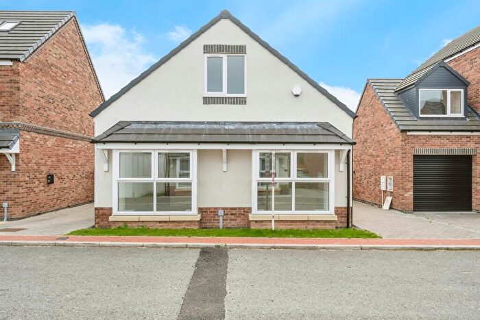 2 Bedroom Detached Bungalow For Sale In Robin Hood Grove, Thorne, Doncaster, DN8