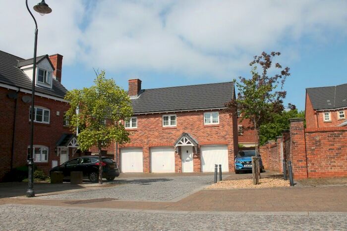 2 Bedroom Coach House To Rent In Chiltern Mews, Chorley, Lancashire, PR7