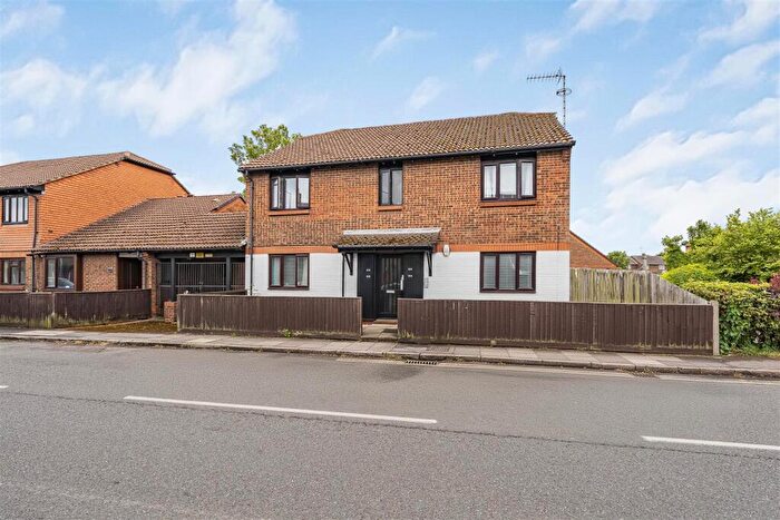 1 Bedroom Apartment For Sale In Horton Road, Datchet, Slough, SL3