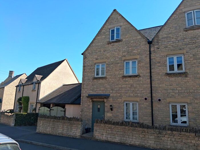 3 Bedroom House To Rent In Cirencester, GL7