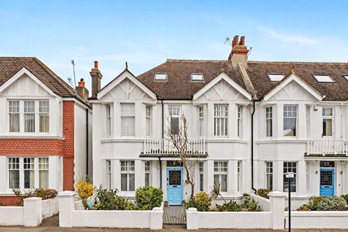 5 Bedroom Semi-Detached House For Sale In Langdale Gardens, Hove, East Sussex, BN3