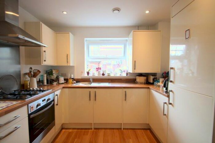 1 Bedroom Flat To Rent In Renwick Drive, Bromley, BR2