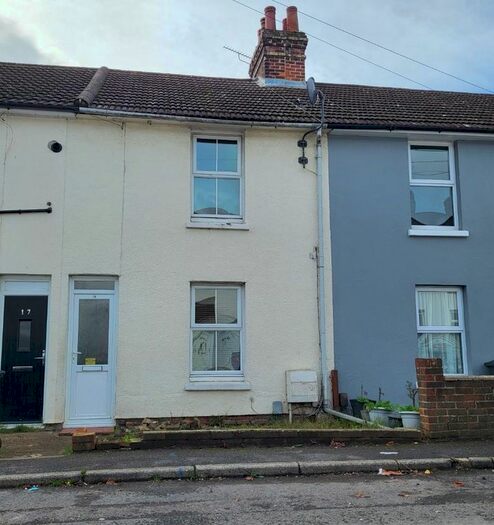 3 Bedroom Terraced House To Rent In Whitfeld Road, TN23