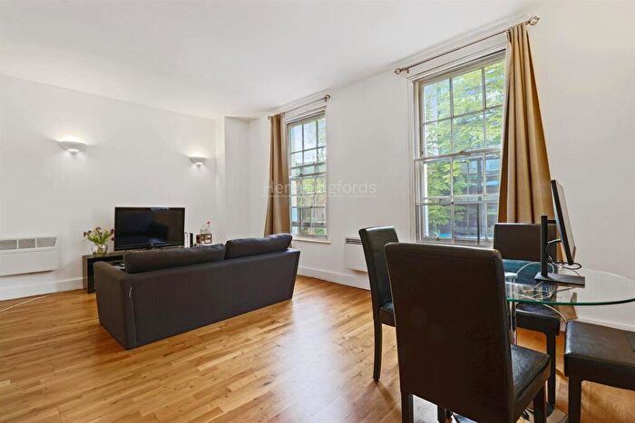 1 Bedroom Apartment To Rent In St John Street, Angel, EC1V