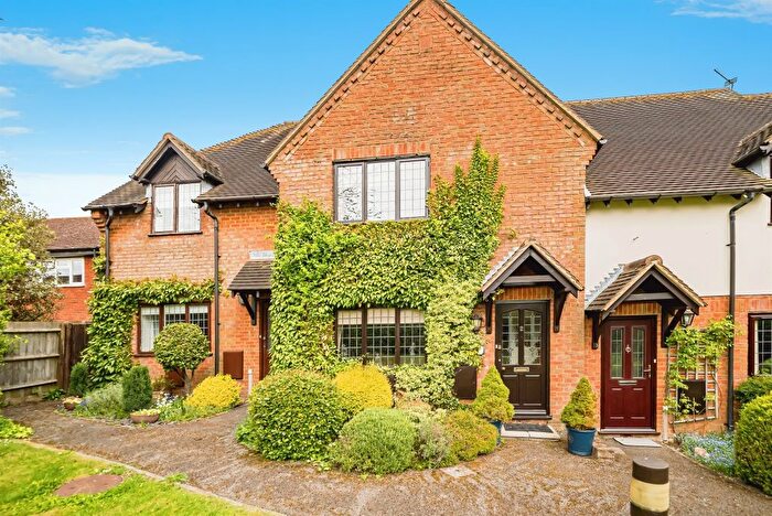 3 Bedroom Terraced House For Sale In Walnut Close, Long Crendon, Aylesbury, HP18