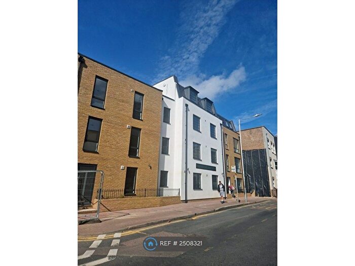 2 Bedroom Flat To Rent In King Street, Ramsgate, CT11