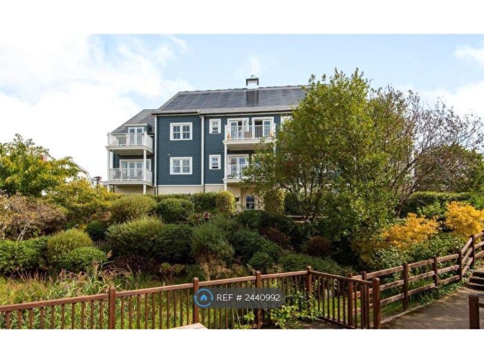 2 Bedroom Flat To Rent In Wilton Court, Worcester Park, KT4