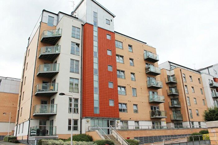 1 Bedroom Flat To Rent In Queen Mary Avenue, London, E18