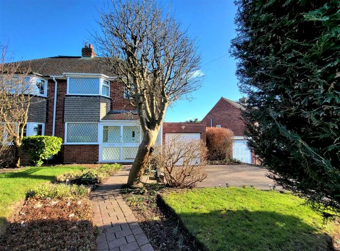 3 Bedroom Semi-Detached House To Rent In Beacon Road, Great Barr, Birmingham, , Da, B43